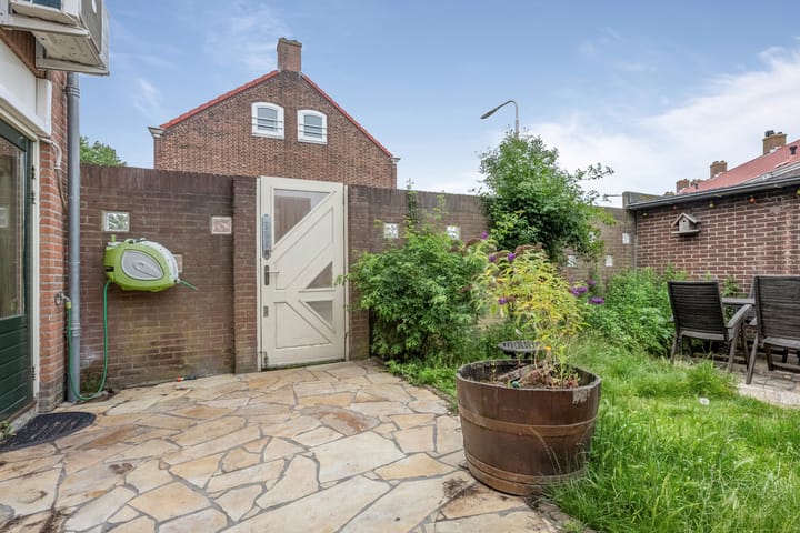 Foto 18 van Van der Poelstraat 29