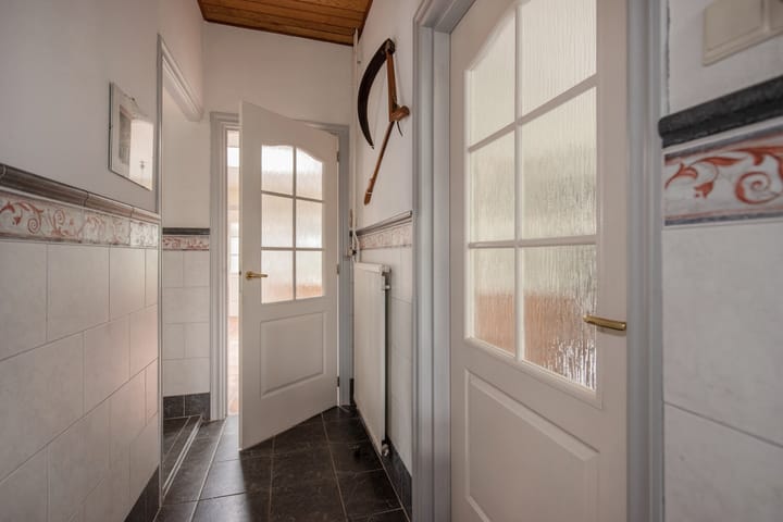 Photo 10 of Delftsestraatweg 89