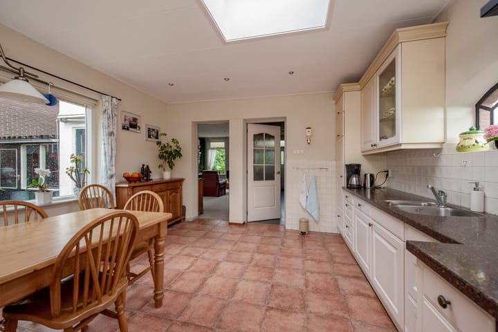 Photo 21 of Delftsestraatweg 89