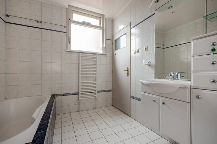 Photo 37 of Delftsestraatweg 89