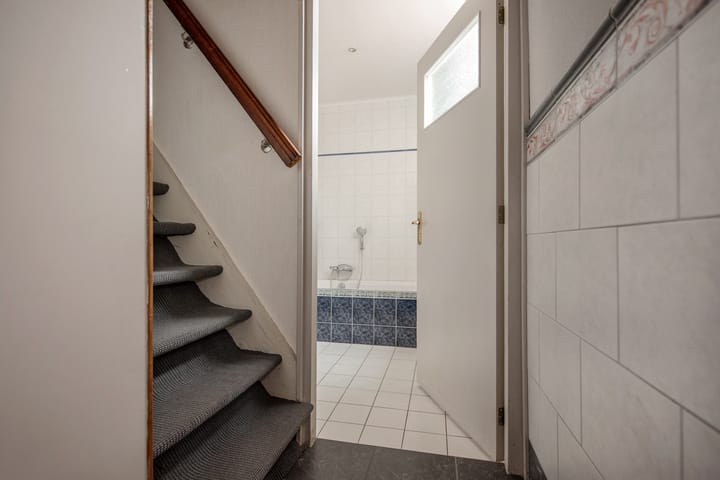 Photo 34 of Delftsestraatweg 89