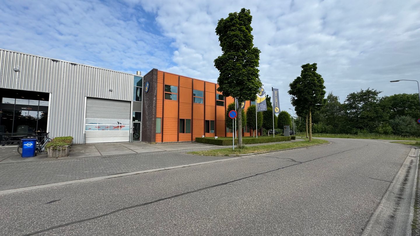 View photo 3 of De Wel 6-c