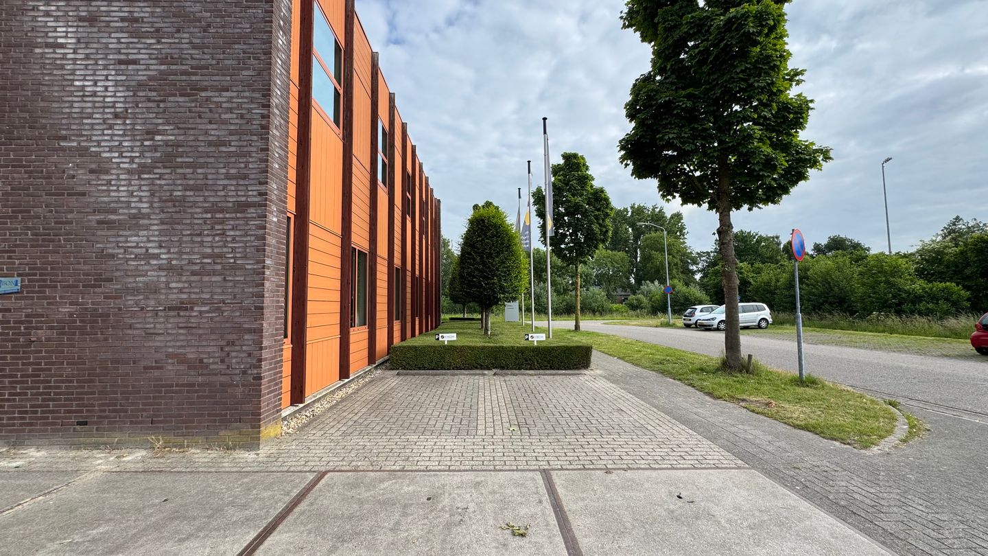 View photo 4 of De Wel 6-c