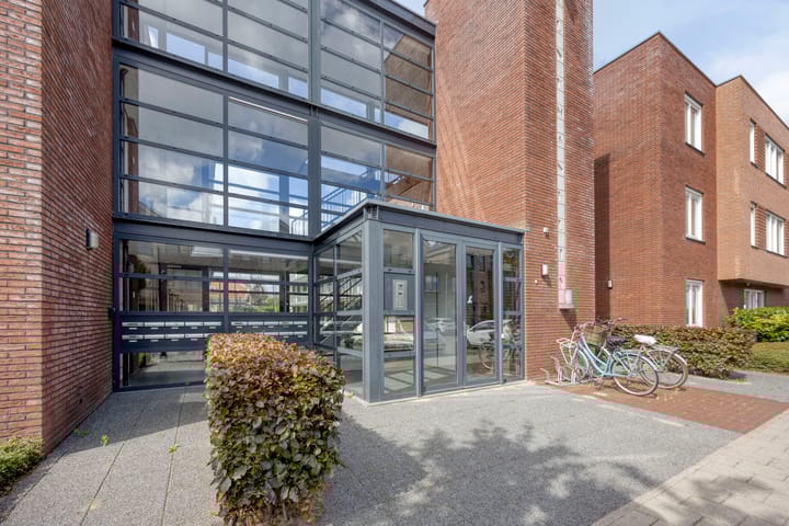 Photo 2 of B.G.J. Berntzenstraat 45