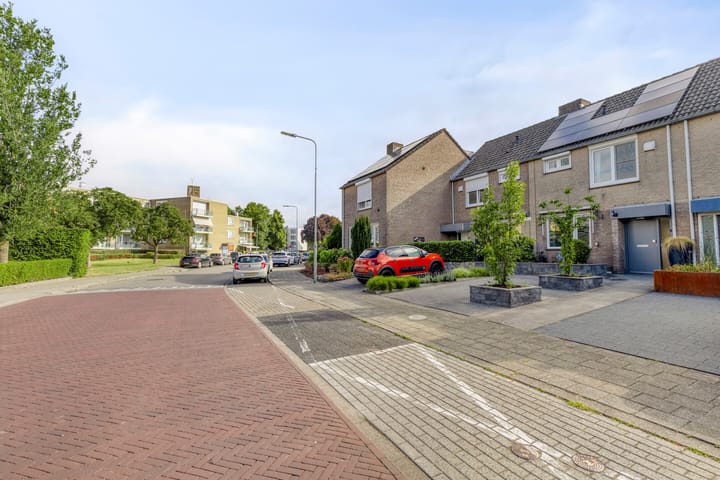 Foto 30 van Charles Eijckstraat 44