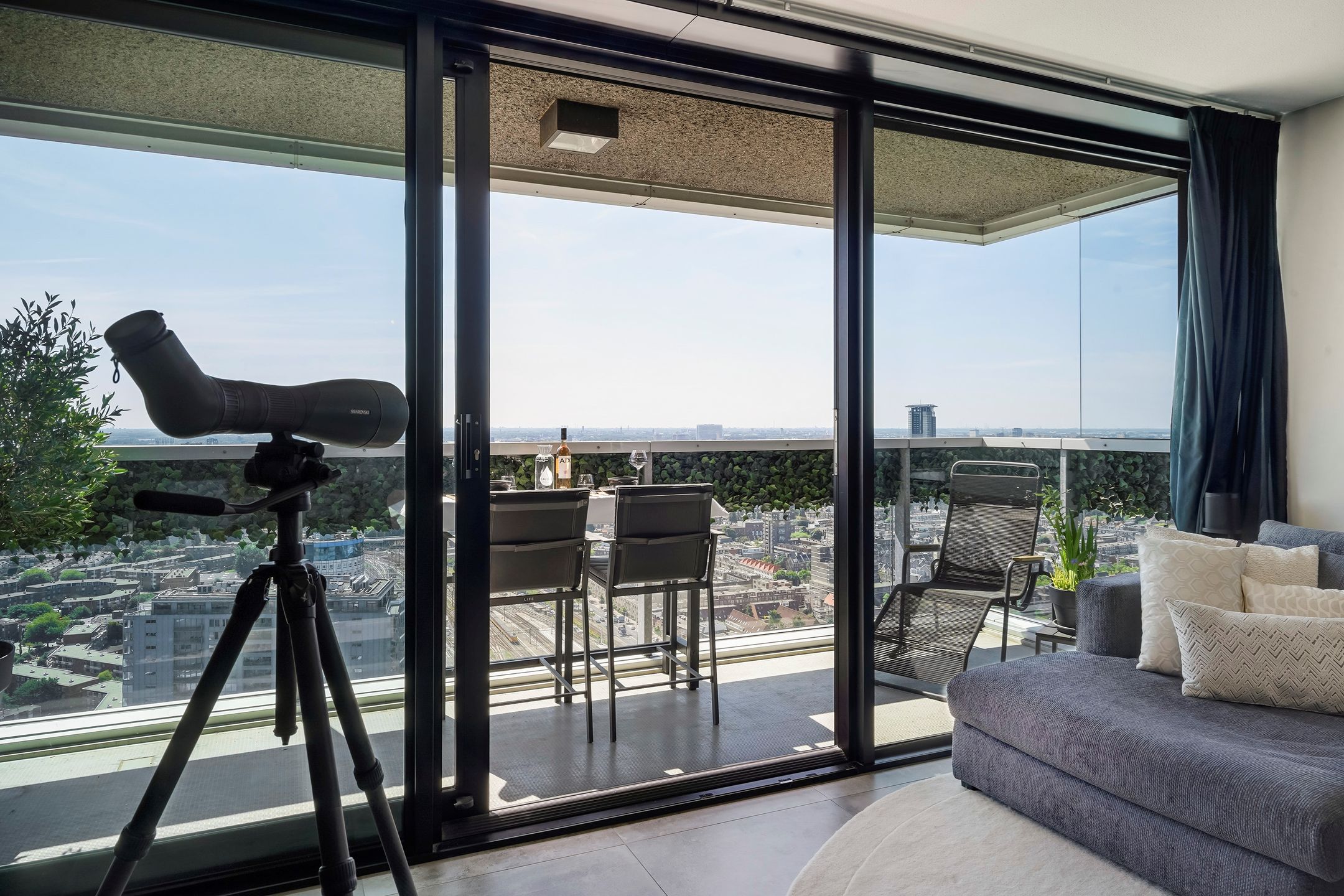 Foto 18 van Anna van Buerenplein 235