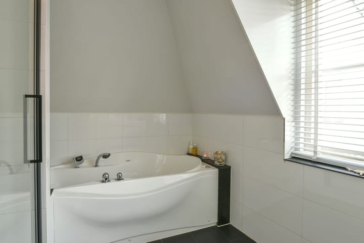 Foto 18 van Naarderstraat 20