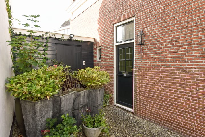 Foto 19 van Naarderstraat 20