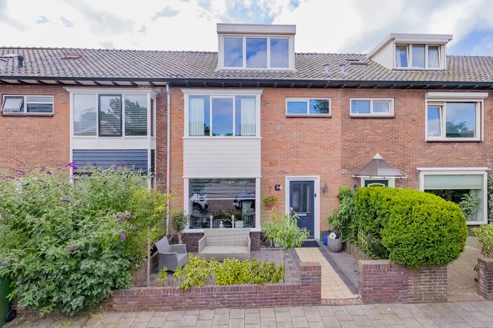 Foto 1 van Dolfijnstraat 208