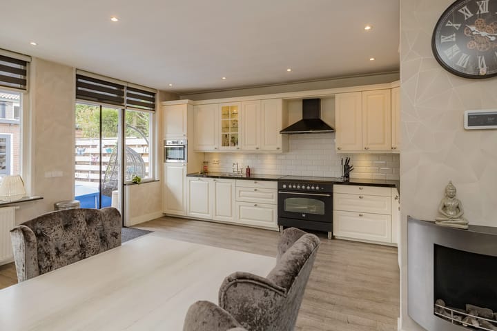 Foto 14 van Dolfijnstraat 208