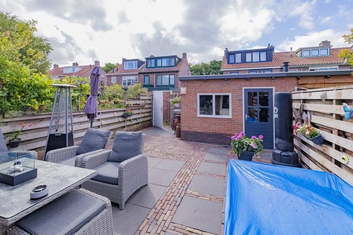 Foto 18 van Dolfijnstraat 208