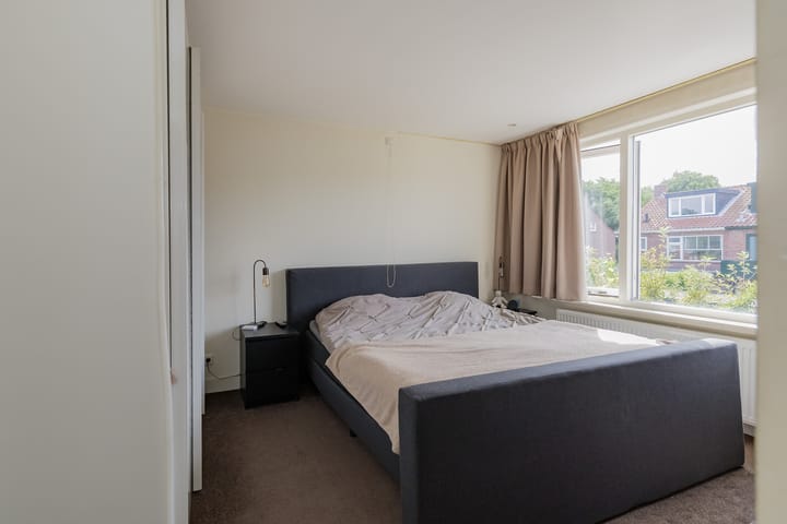 Foto 26 van Dolfijnstraat 208