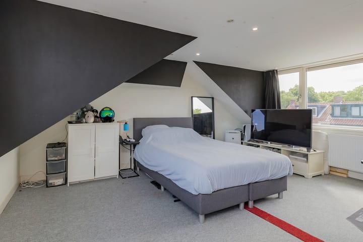 Foto 33 van Dolfijnstraat 208