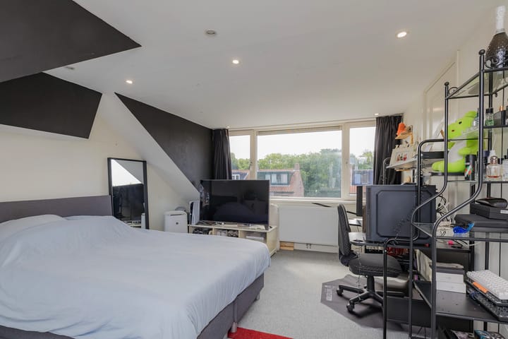 Foto 34 van Dolfijnstraat 208