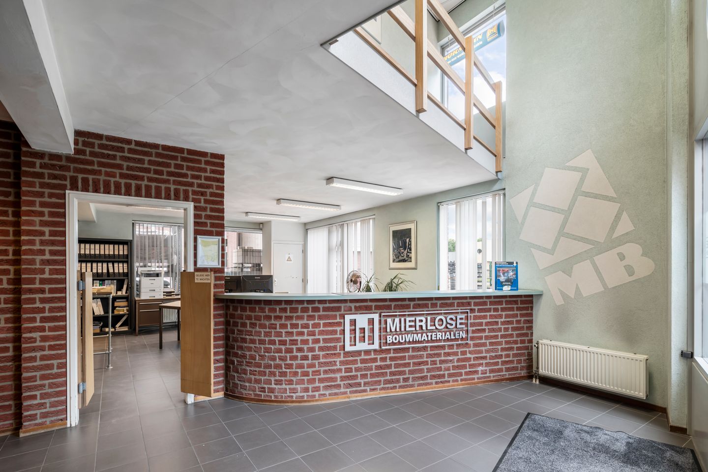 View photo 4 of Ambachtweg 35-37