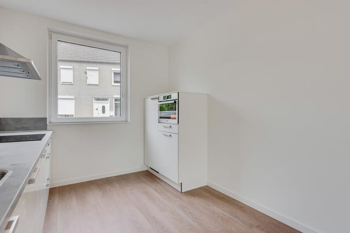 Photo 10 of Generaal Eisenhowerstraat 21