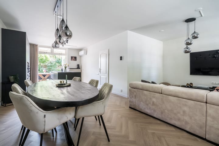 Photo 2 of Overweertstraat 106