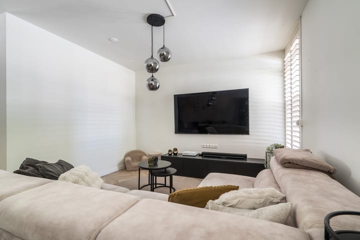 Photo 6 of Overweertstraat 106