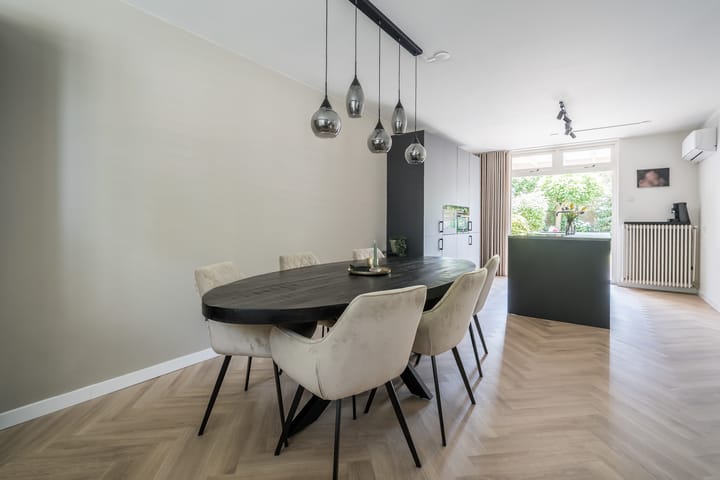 Photo 8 of Overweertstraat 106