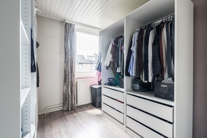 Photo 12 of Overweertstraat 106