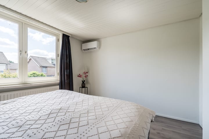 Photo 16 of Overweertstraat 106