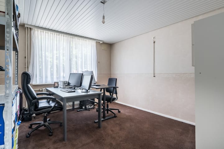 Photo 17 of Overweertstraat 106