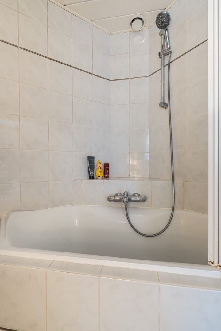 Photo 21 of Overweertstraat 106