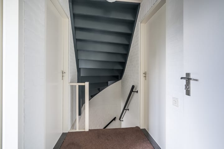 Photo 23 of Overweertstraat 106