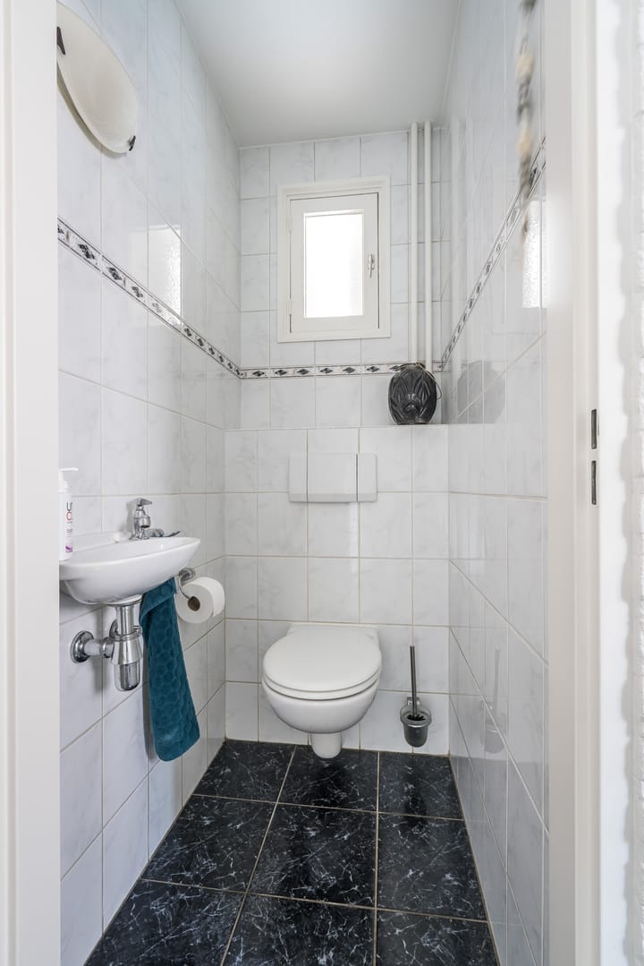 Photo 24 of Overweertstraat 106