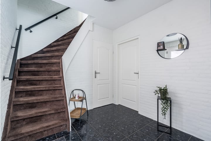 Photo 25 of Overweertstraat 106