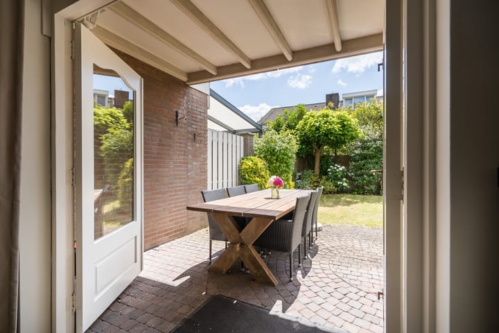 Photo 31 of Overweertstraat 106