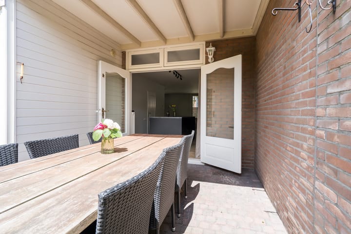Photo 32 of Overweertstraat 106