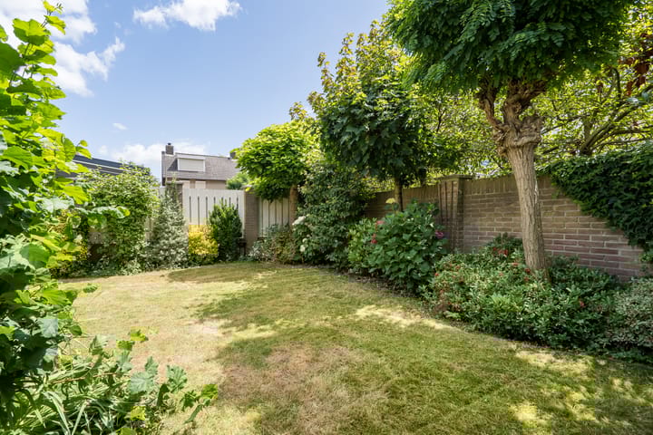 Photo 33 of Overweertstraat 106