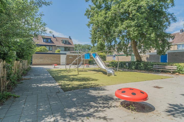 Photo 11 of Van Goudoeverstraat 235