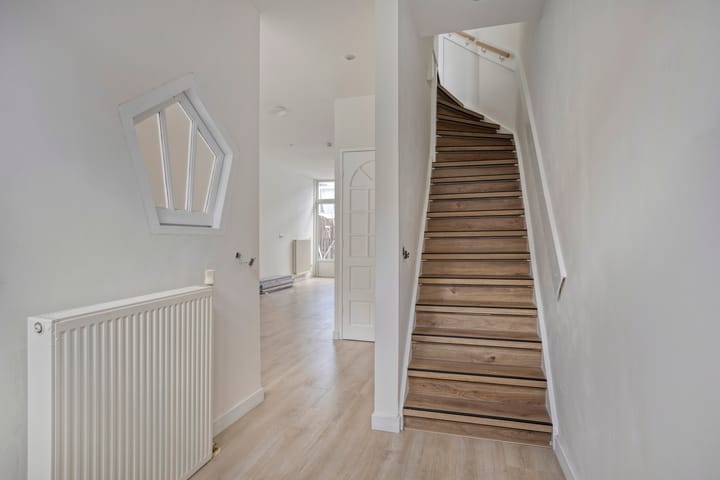 Photo 13 of Paulus Potterstraat 40