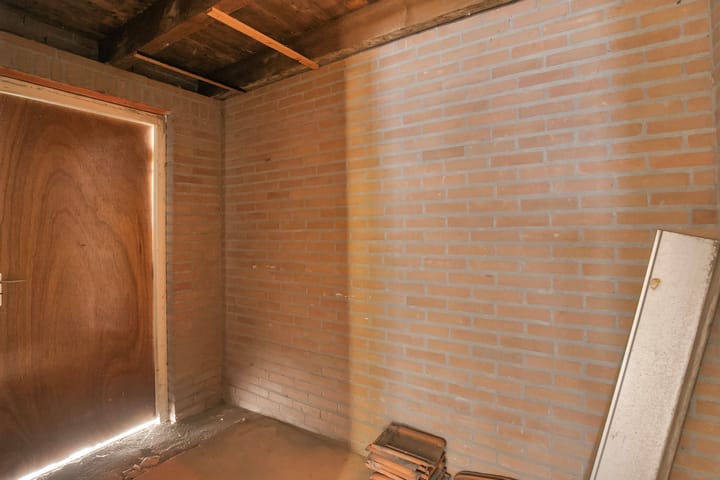 Photo 21 of Oeverstraat 57