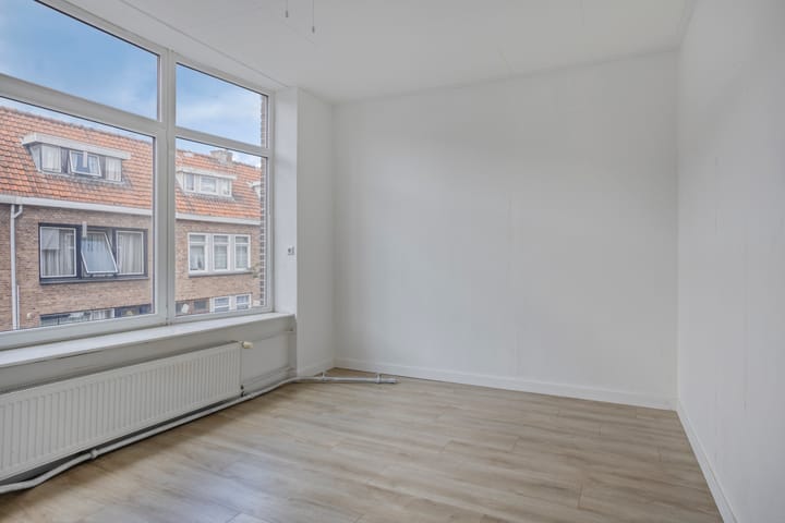 Photo 17 of Paulus Potterstraat 40