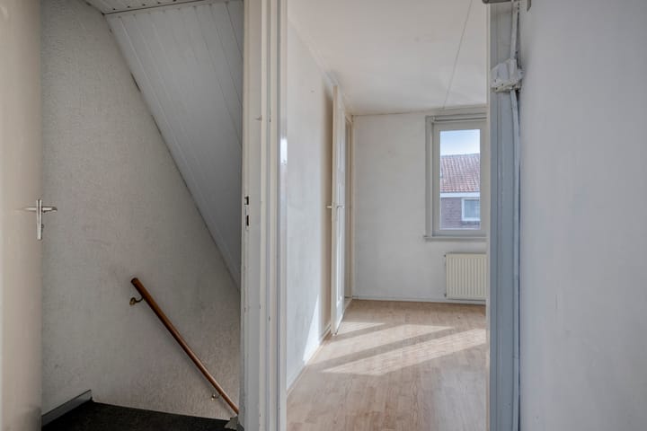 Photo 23 of Oeverstraat 57