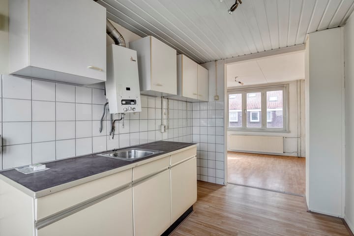 Photo 28 of Oeverstraat 57