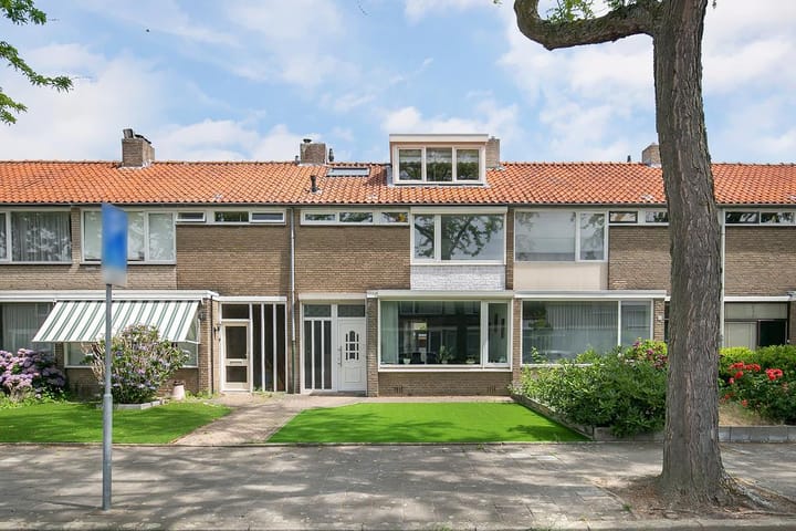 Foto 1 van van Aitzemastraat 22