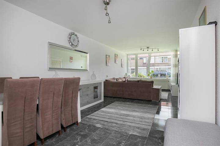 Foto 7 van van Aitzemastraat 22