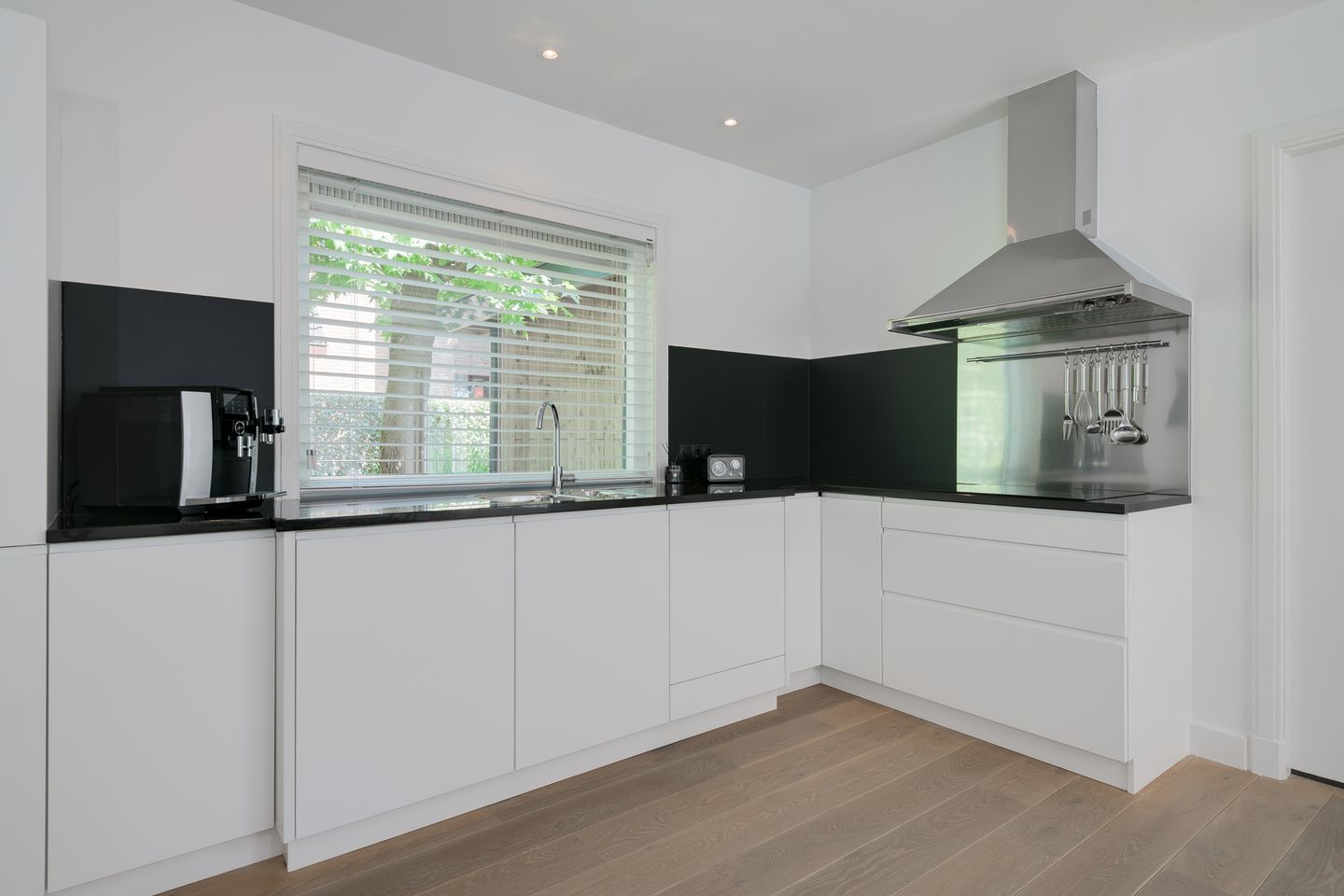 Foto 25 van Loolaan 12