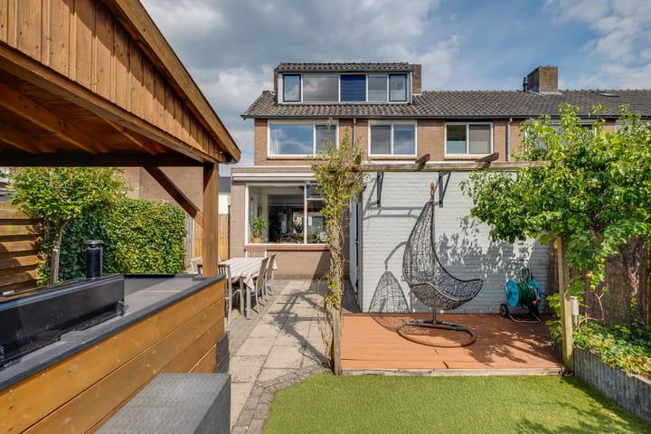 Foto 2 van Charlotte de Bourbonlaan 30