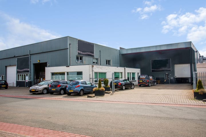 Ambachtstraat 3-5, Borne