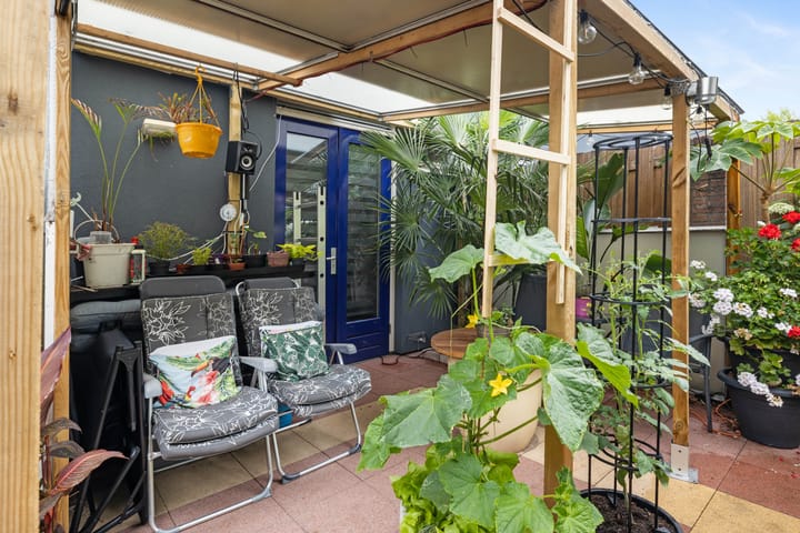 Foto 30 van van Voorststraat 8