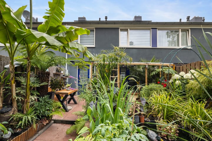 Foto 34 van van Voorststraat 8