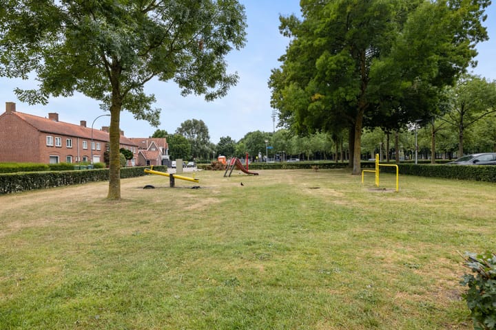 Foto 39 van van Voorststraat 8