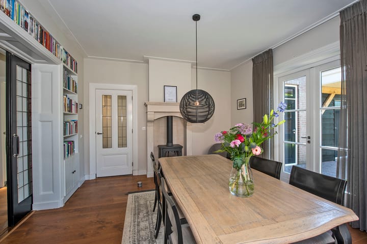 Foto 20 van Spoorstraat 12