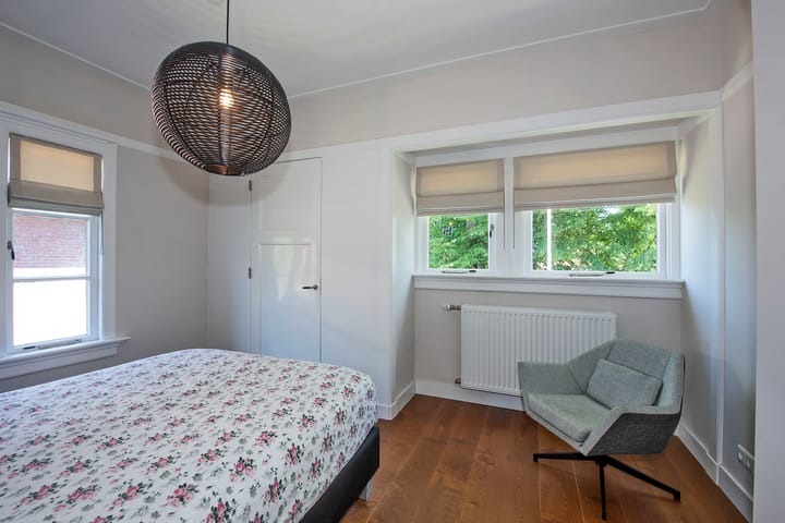 Foto 36 van Spoorstraat 12