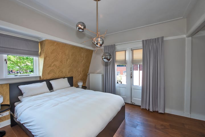 Foto 38 van Spoorstraat 12